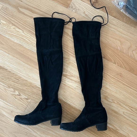 RARE FIND - Stuart Weitzman Suede Midland Booths (like new) - Picture 5 of 8